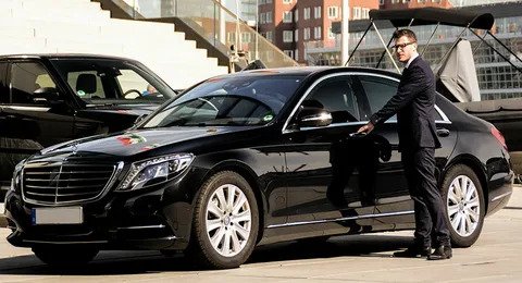 Luxury Transfer with Chauffeur Melbourne Airport to City